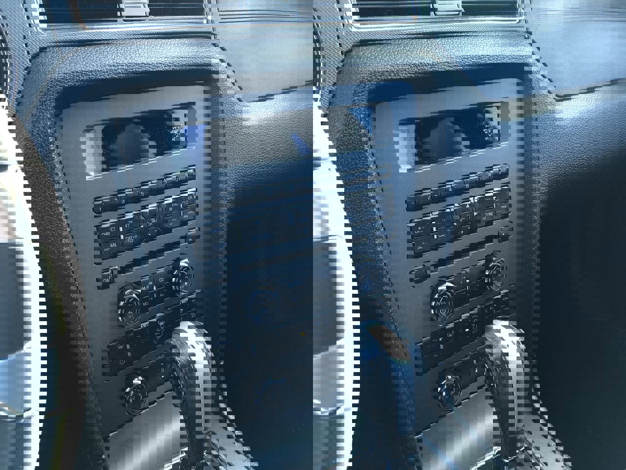 Used 2014 Ford Mustang Coupe image 18