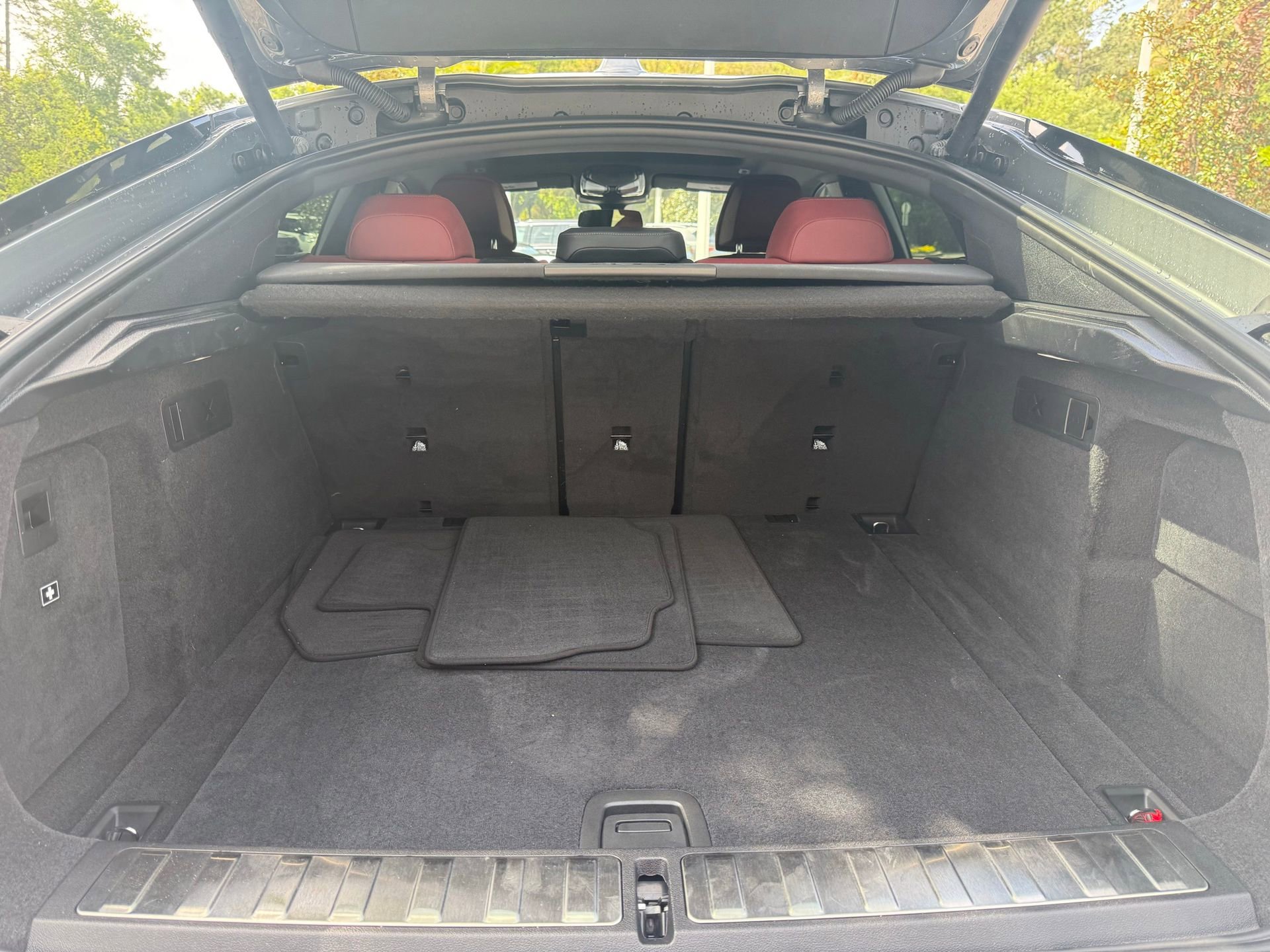 Used 2024 BMW X6 xDrive40i w/ Executive Package image 22