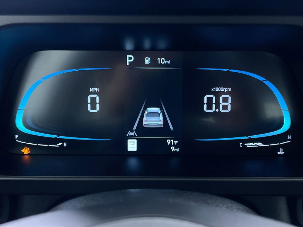 Used 2025 Hyundai Elantra Sport image 17