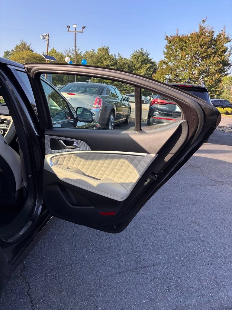 Used 2023 Genesis G70 3.3T w/ Sport Prestige Package AWD/4WD image 48