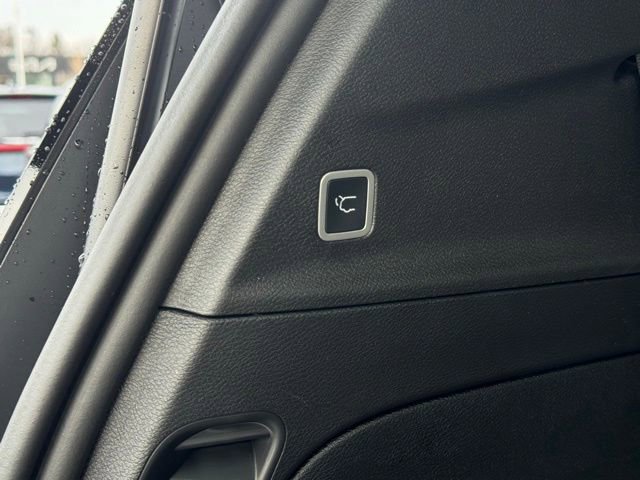 New 2026 Chrysler Pacifica Limited w/ Uconnect Theater Family Group image 11