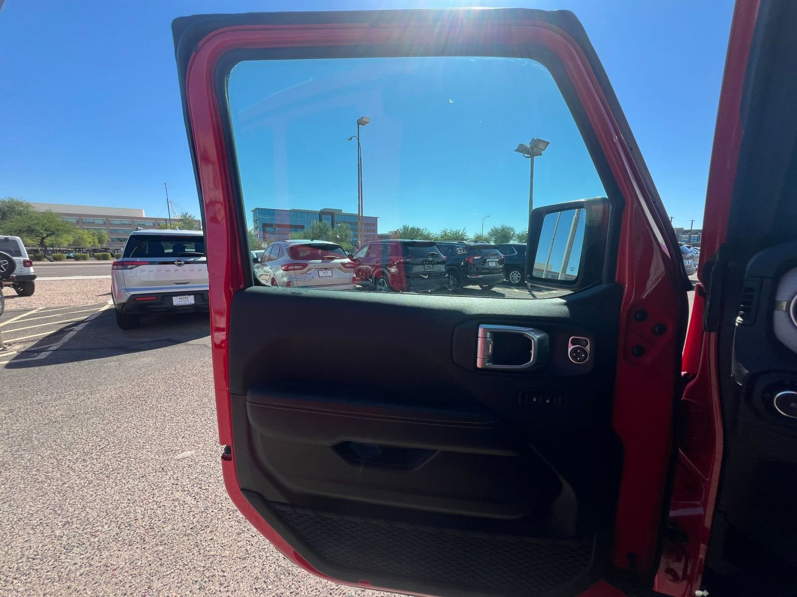 Used 2025 Jeep Wrangler Sahara image 20