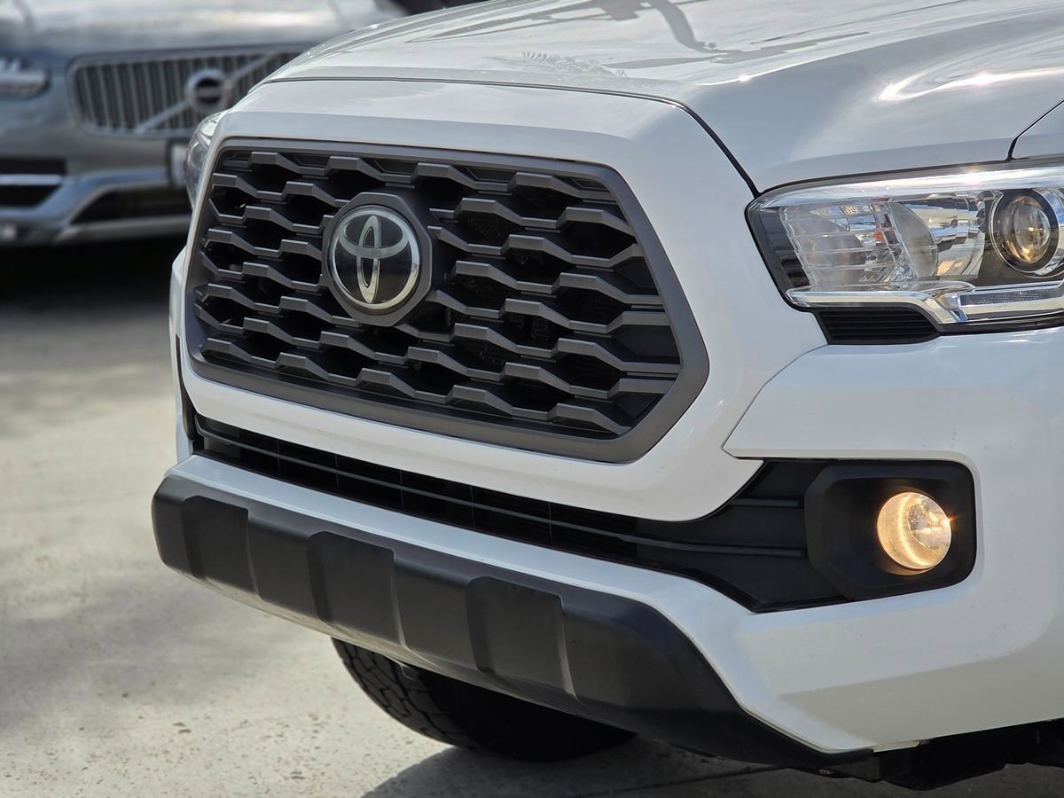 Used 2022 Toyota Tacoma TRD Off-Road w/ Technology Package AWD/4WD image 9