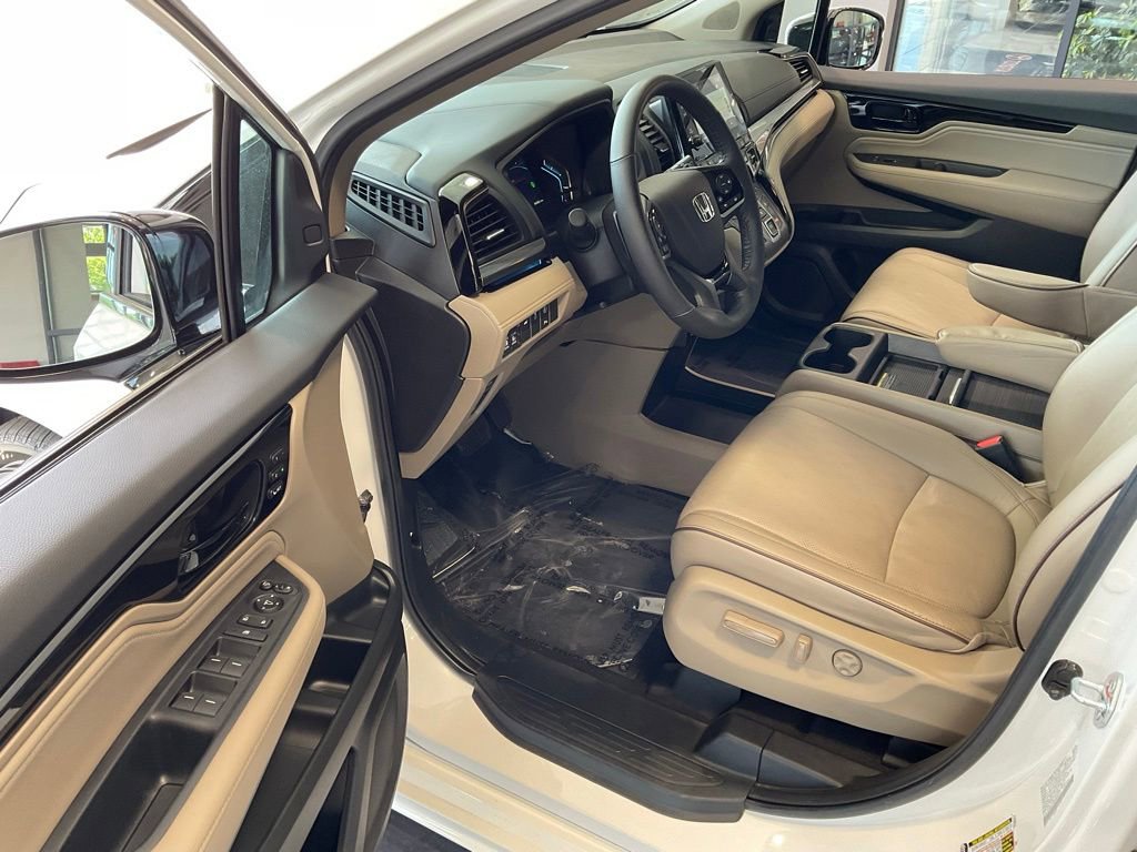 Used 2024 Honda Odyssey Elite image 9