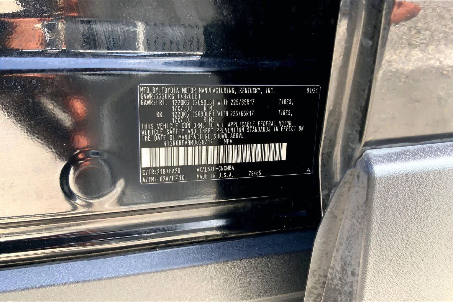 Used 2021 Toyota RAV4 XLE w/ XLE Grade Weather Package AWD/4WD image 36