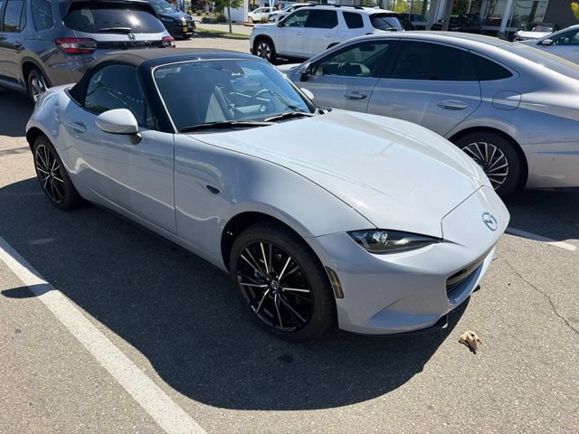 Used 2025 MAZDA MX-5 Miata Grand Touring w/ Weather Package RWD image 3