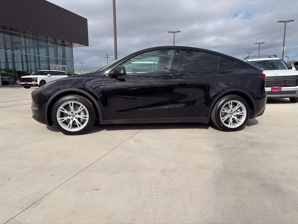 Used 2022 Tesla Model Y Long Range AWD/4WD image 5