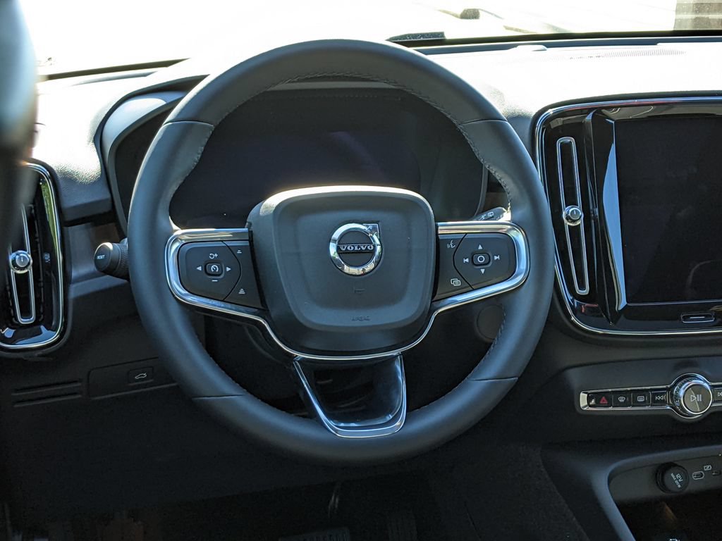 Certified 2023 Volvo XC40 Recharge Ultimate AWD/4WD image 14