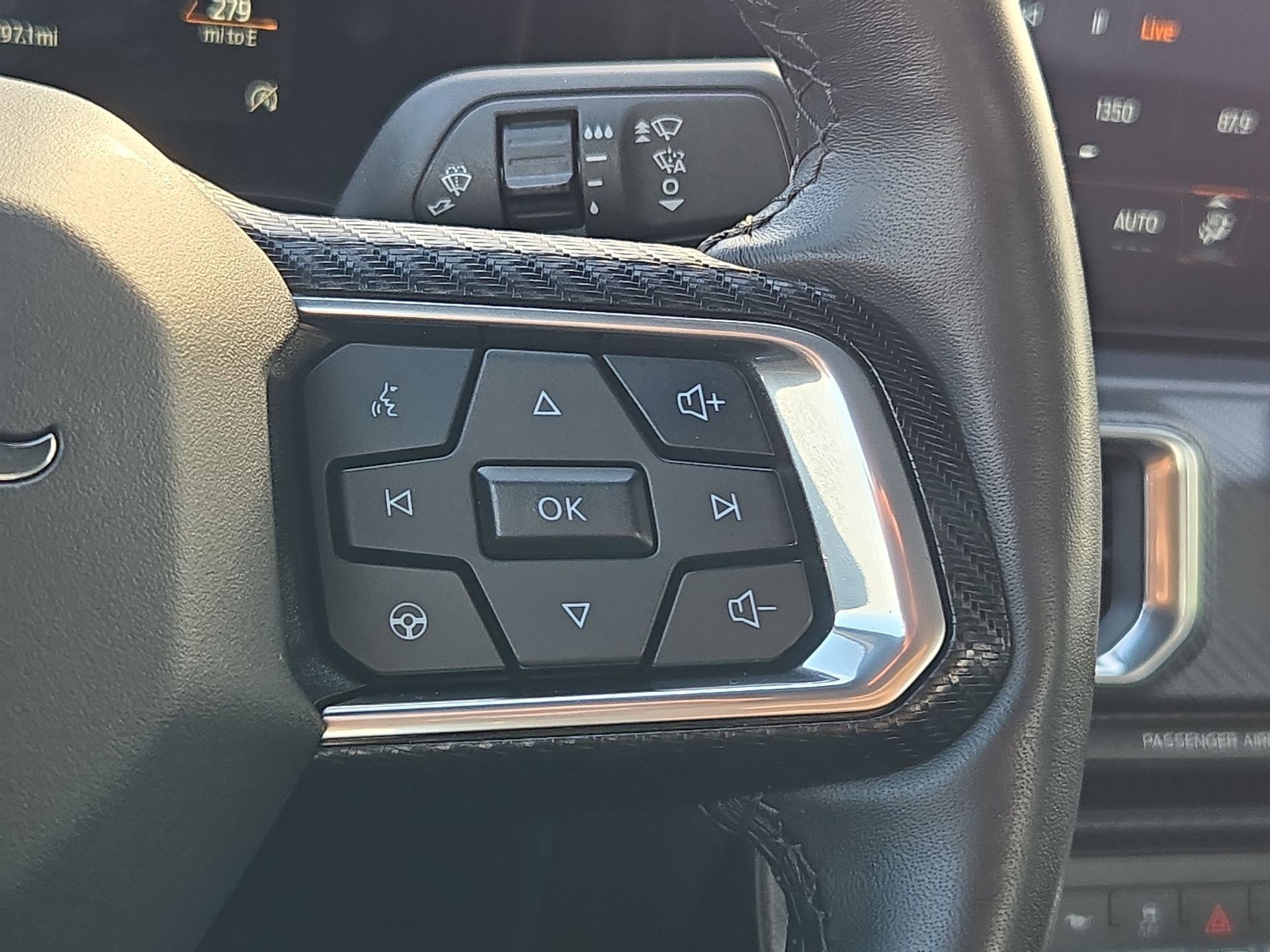 Used 2025 Ford Mustang Premium RWD image 19