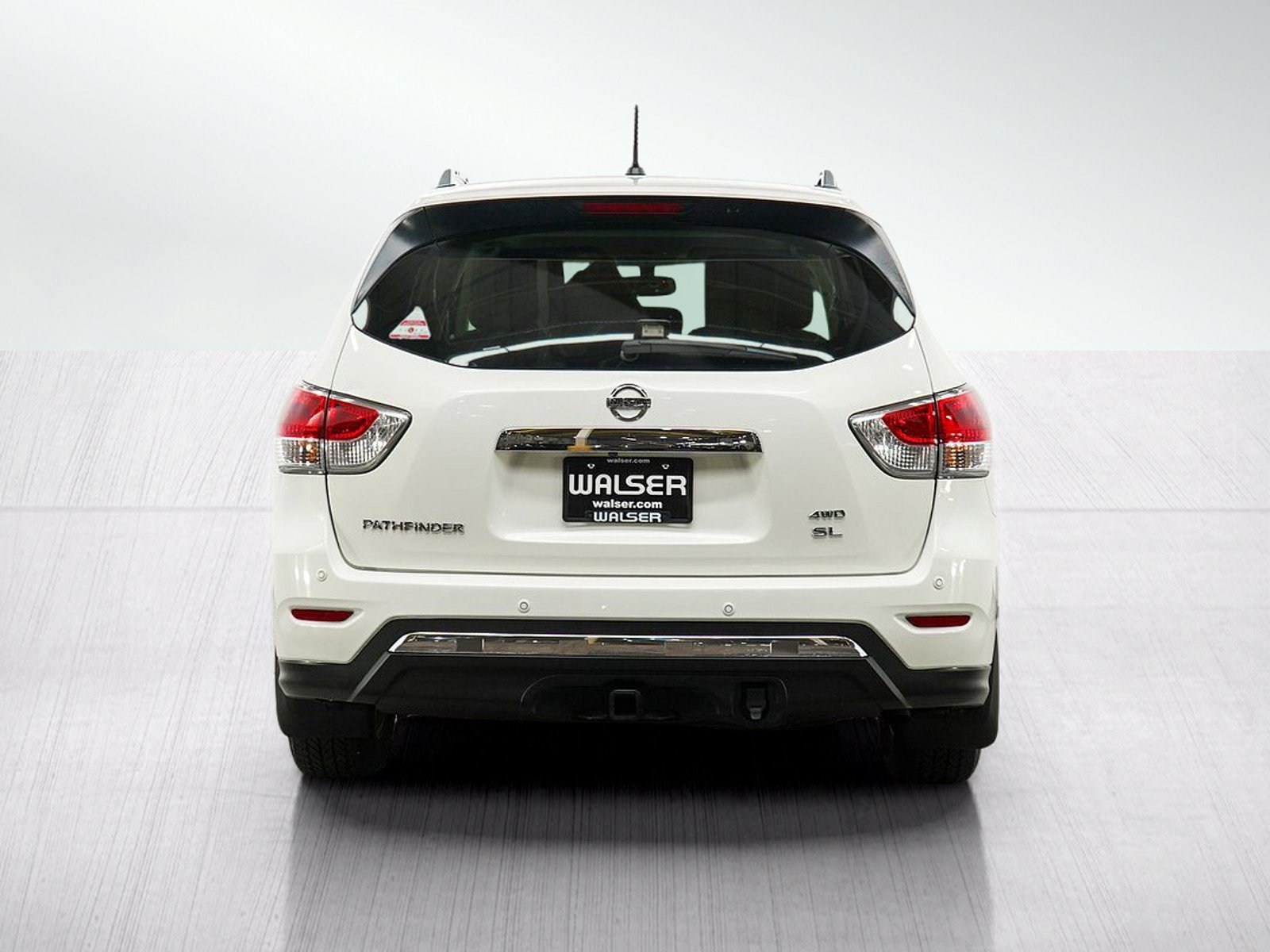 Used 2014 Nissan Pathfinder SL w/ SL Premium Package AWD/4WD image 5