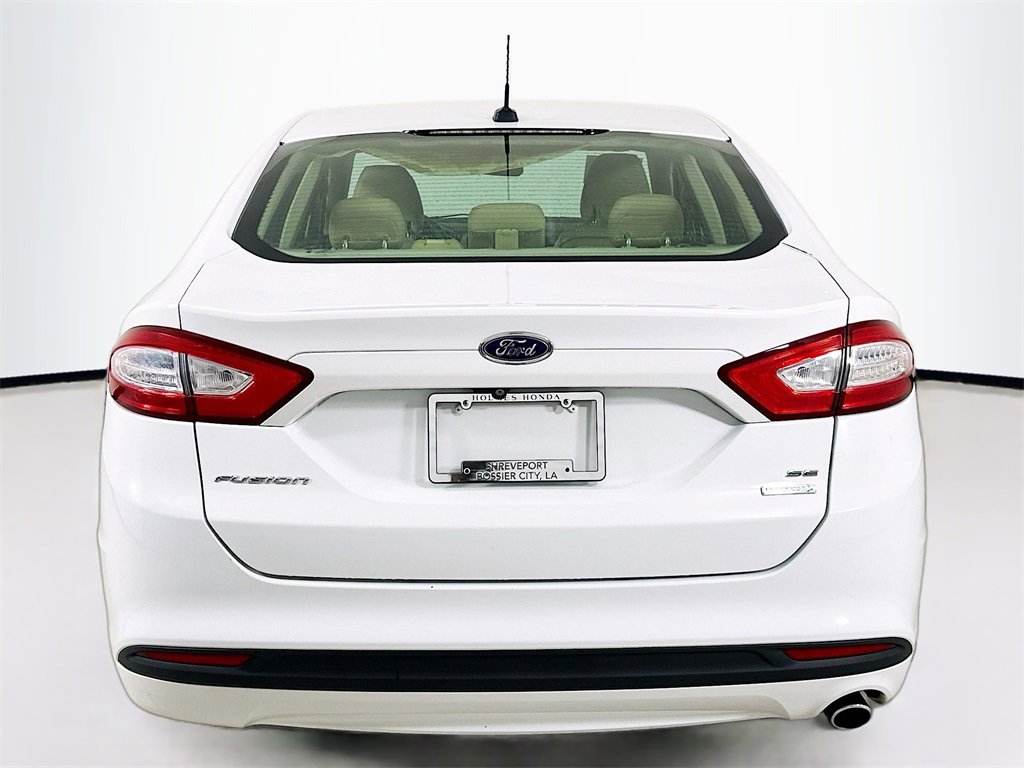 Used 2015 Ford Fusion SE w/ Equipment Group 202A image 3