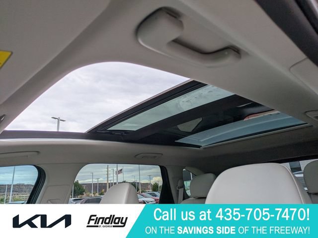 Certified 2025 Kia Sorento S w/ Panoramic Sunroof Package AWD/4WD image 17