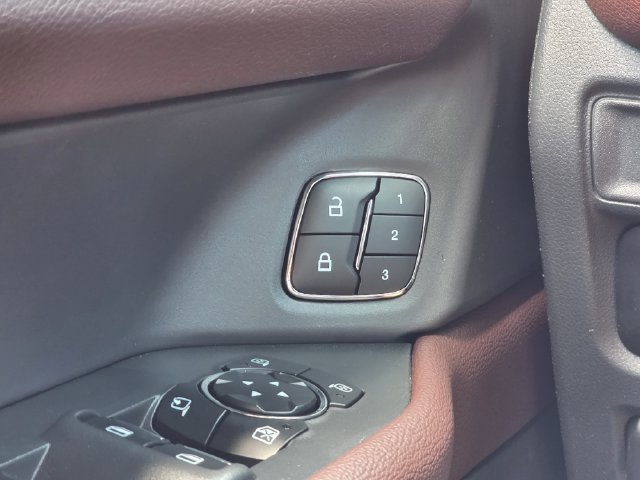 Used 2024 Ford Expedition Limited RWD image 20