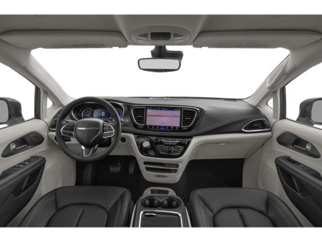 Used 2024 Chrysler Pacifica Premium image 11