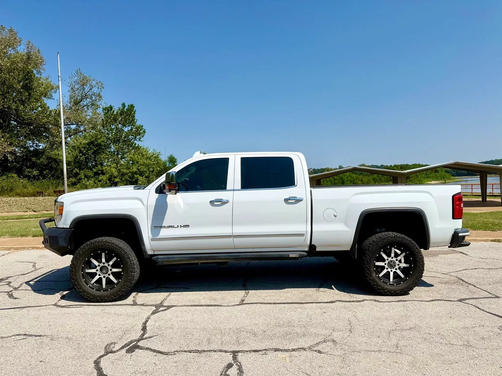 Used 2016 GMC Sierra 2500 Denali w/ Duramax Plus Package AWD/4WD image 8