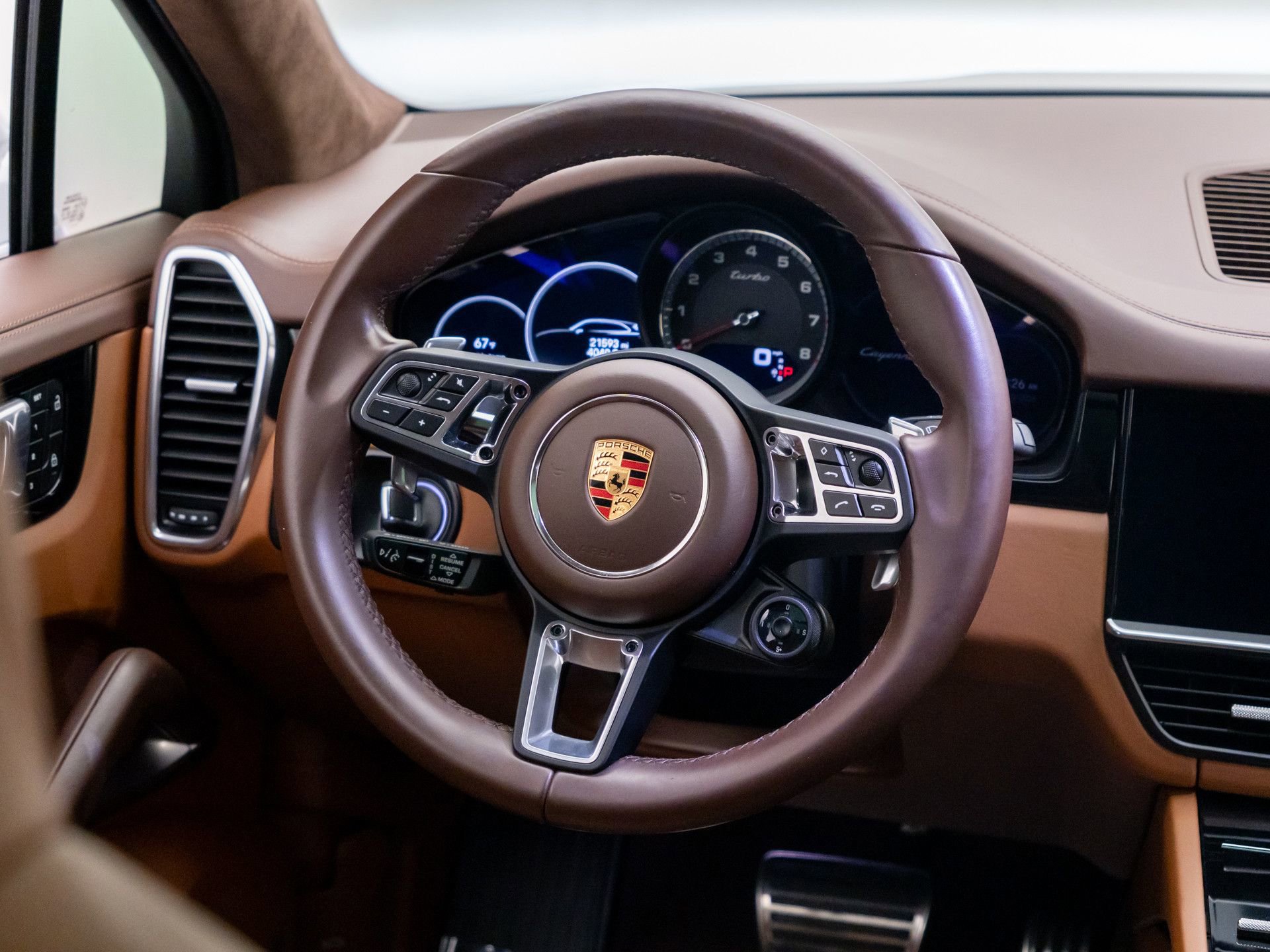 Certified 2023 Porsche Cayenne Turbo AWD/4WD image 12
