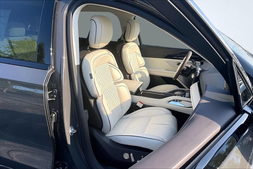 New 2026 Lincoln Nautilus Black Label AWD/4WD image 11
