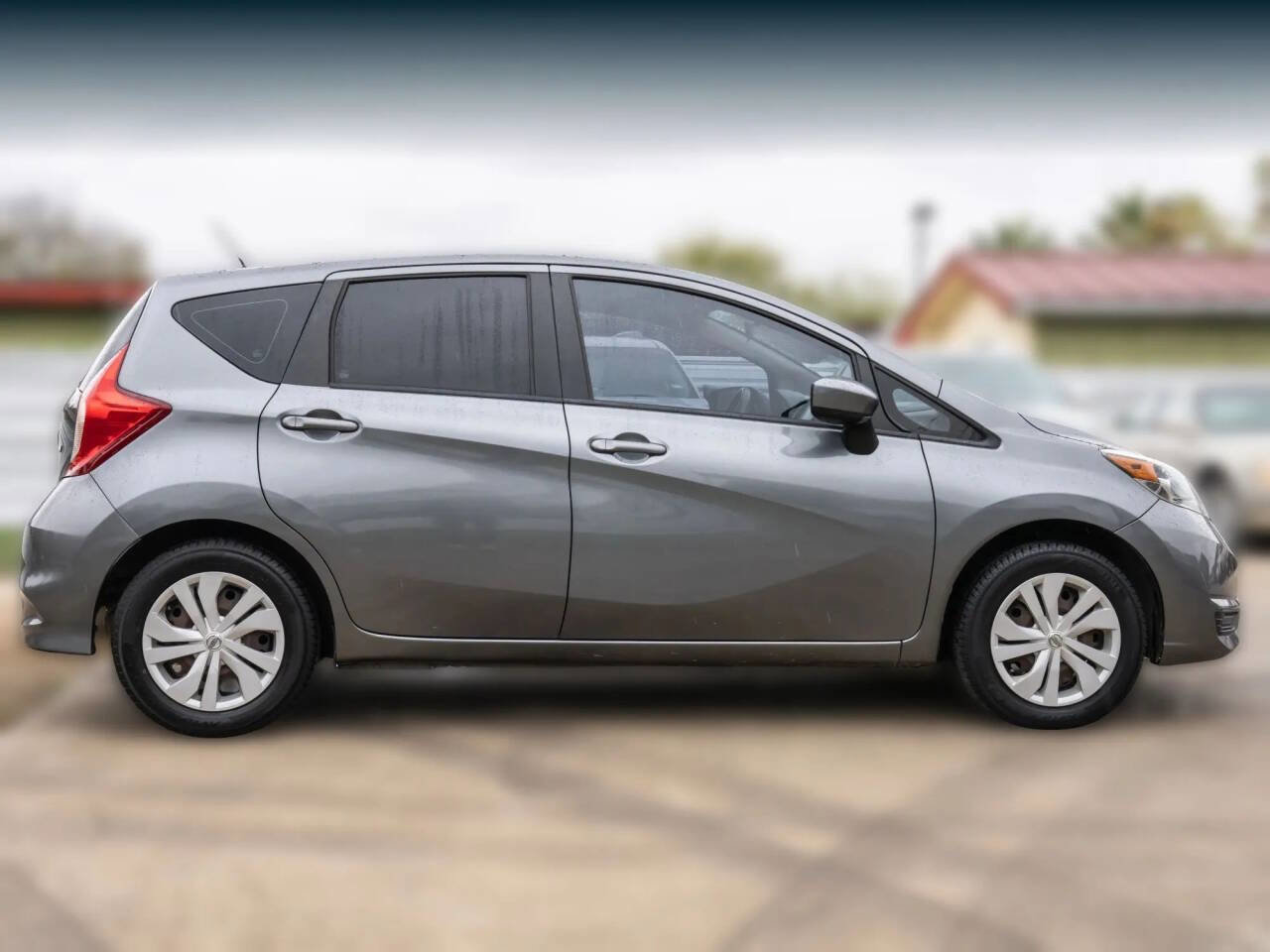 Used 2017 Nissan Versa Note SV image 4