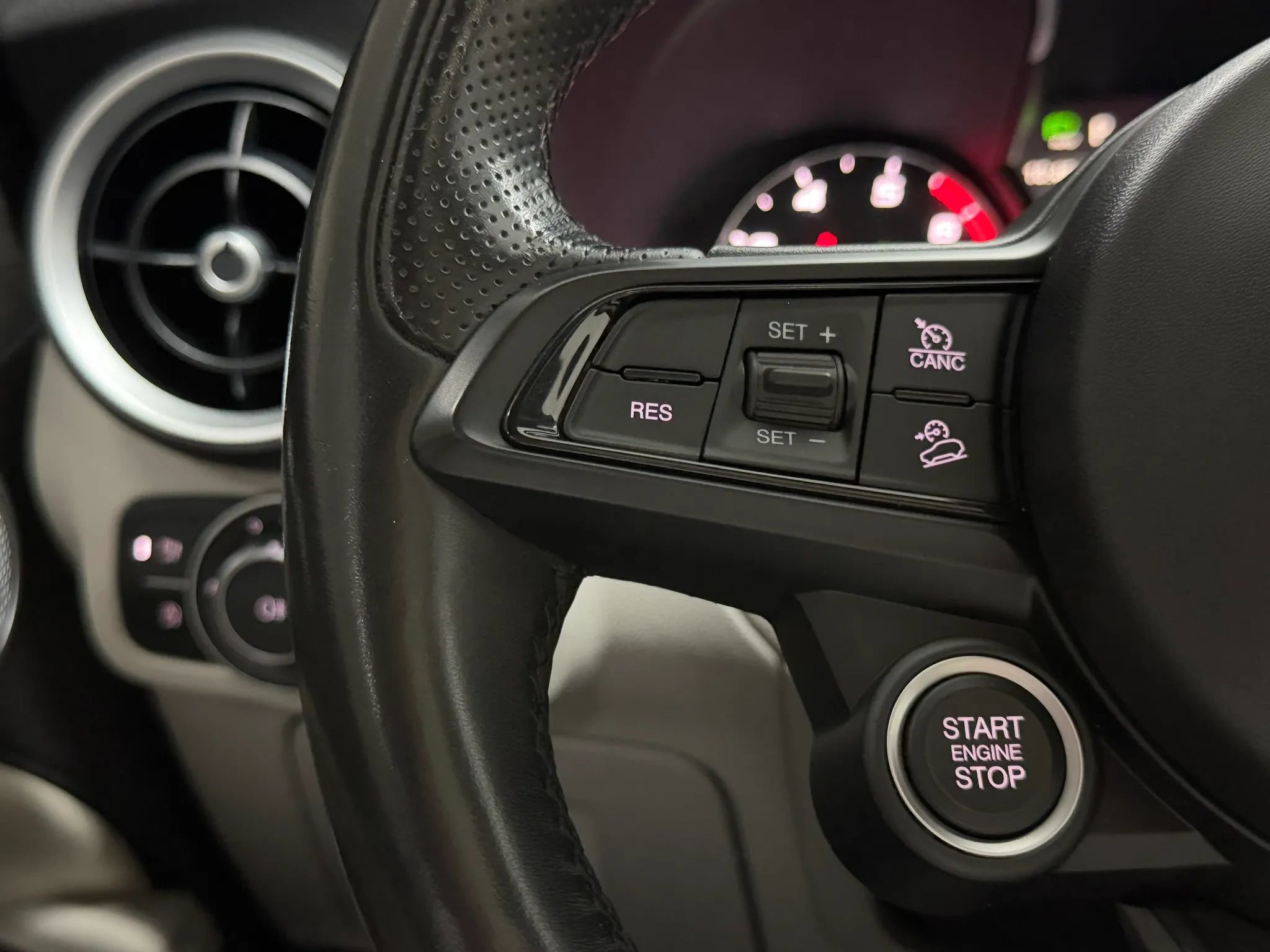 Used 2020 Alfa Romeo Stelvio Ti w/ Nero Edizione AWD/4WD image 18