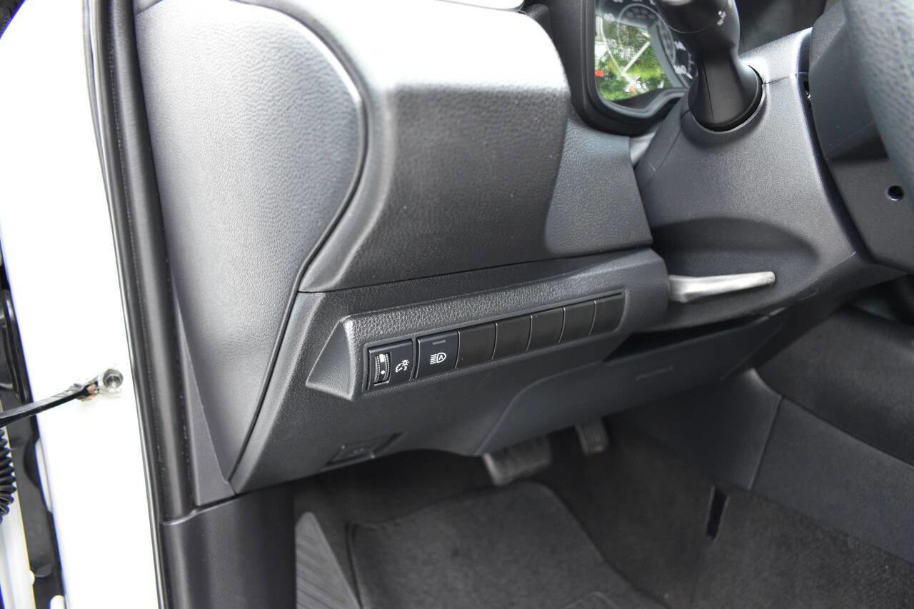 Used 2021 Toyota Corolla LE image 17