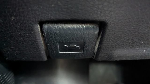 Used 2014 Toyota Corolla LE FWD image 31