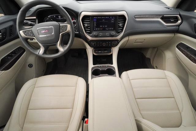 Used 2023 GMC Acadia Denali w/ Denali Ultimate Package image 15
