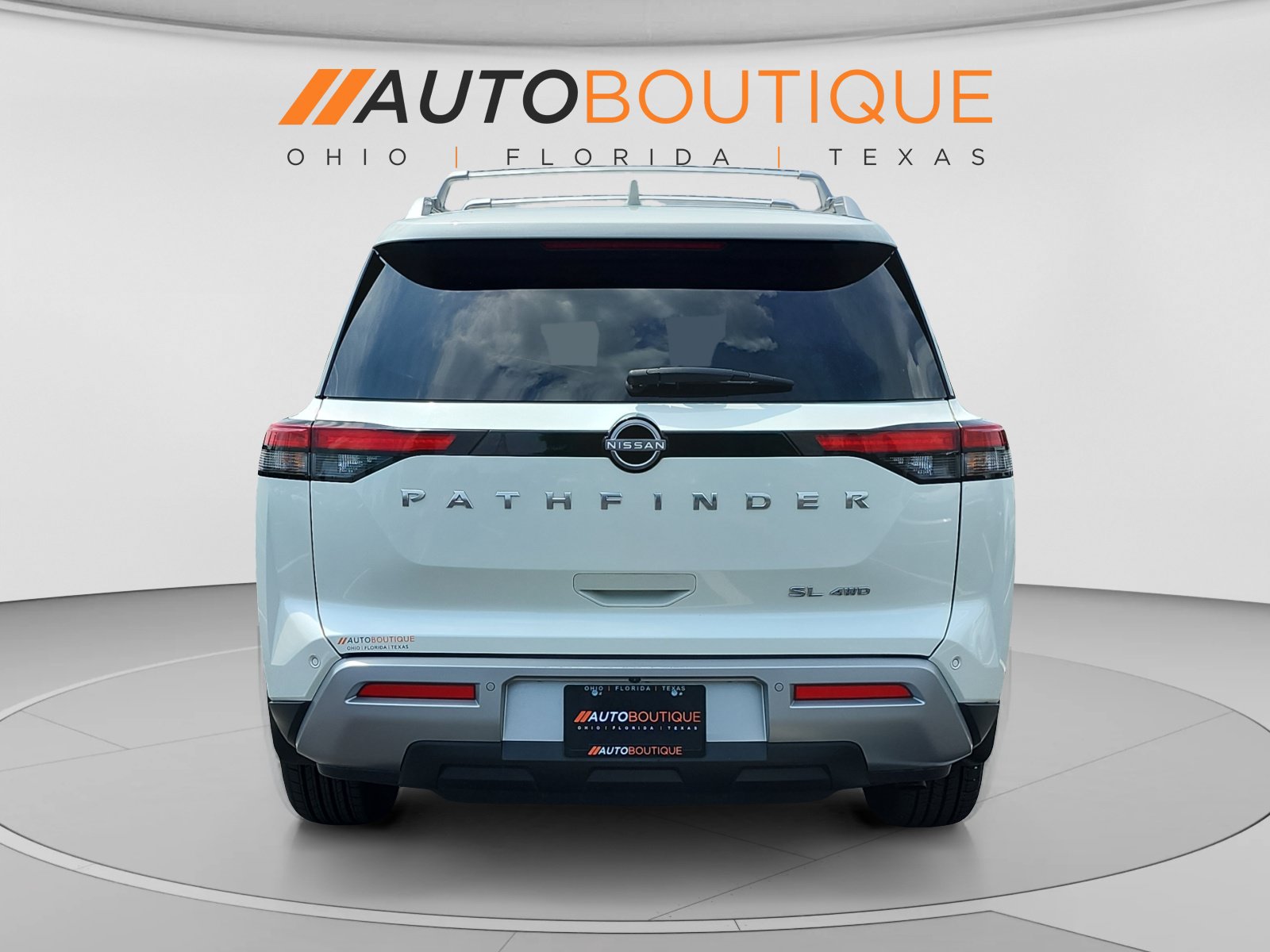 Used 2023 Nissan Pathfinder SL AWD/4WD image 4