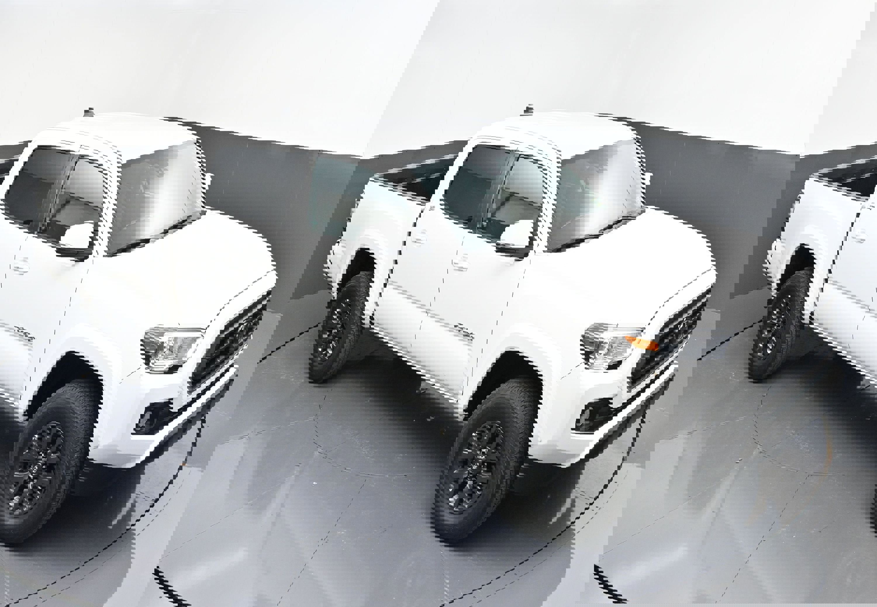 Used 2023 Toyota Tacoma SR5 w/ Technology Package image 43