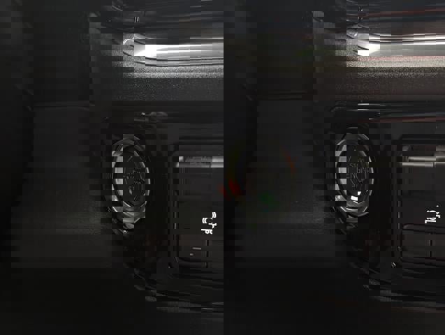 Used 2025 GMC Sierra 1500 SLT w/ SLT Premium Plus Package image 30