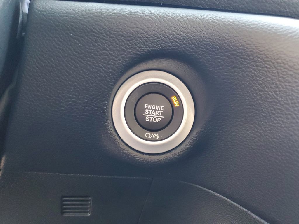 New 2025 Chrysler Voyager LX FWD image 21