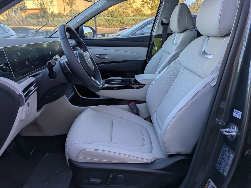 New 2025 Hyundai Tucson Limited image 14