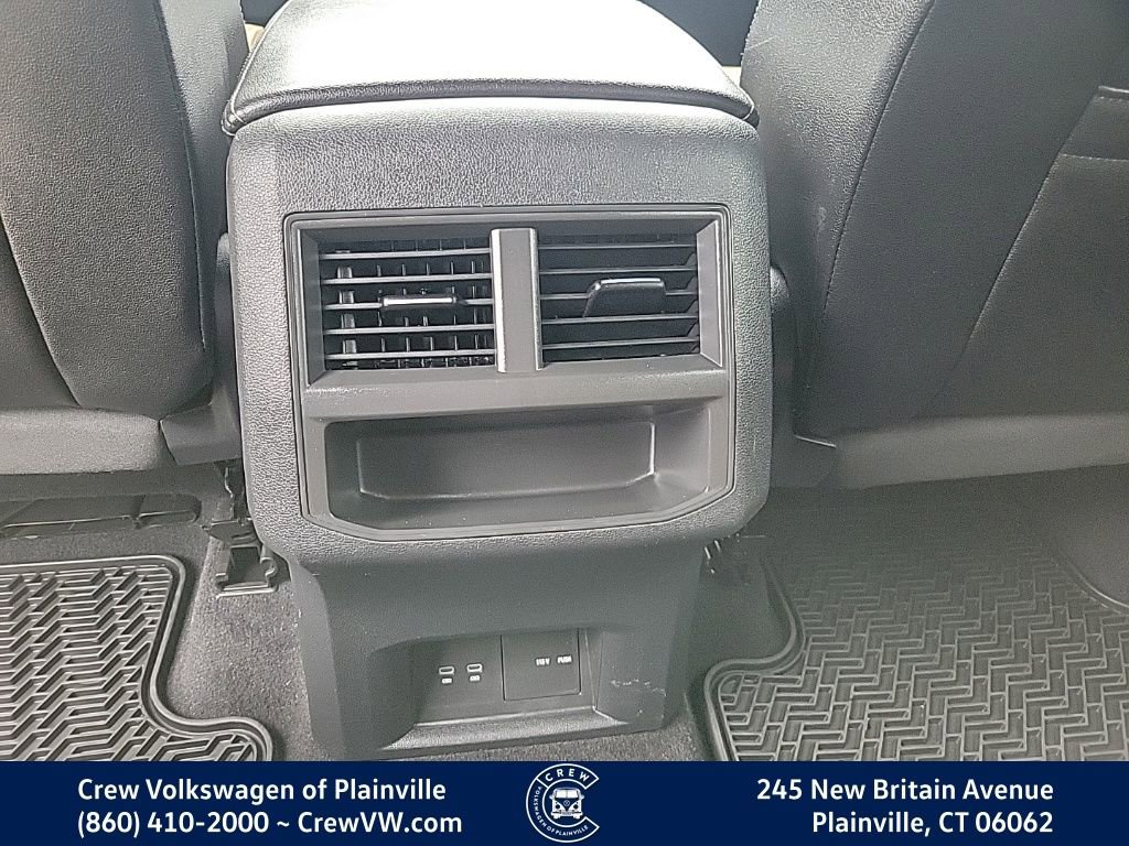 Certified 2022 Volkswagen Atlas Cross Sport SE w/ Panoramic Sunroof Package image 50