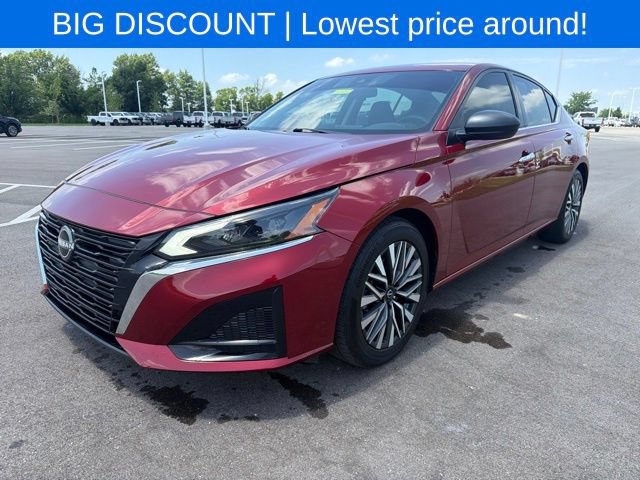 Used 2024 Nissan Altima 2.5 SV FWD image 2