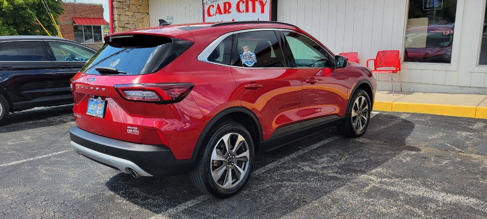 Used 2024 Ford Escape Platinum w/ Premium Technology Package image 29