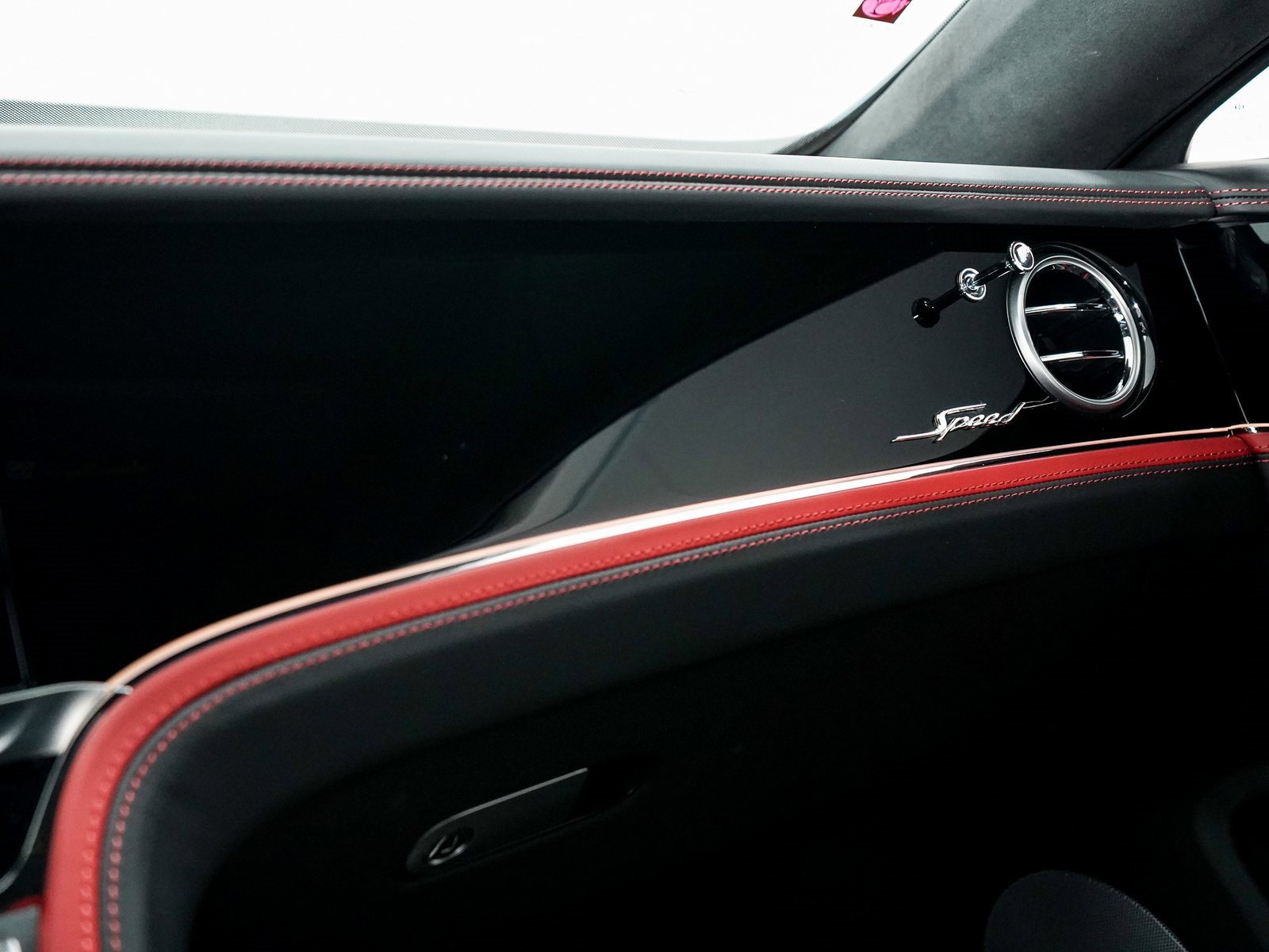 Certified 2025 Bentley Flying Spur Plug-In Hybrid image 41