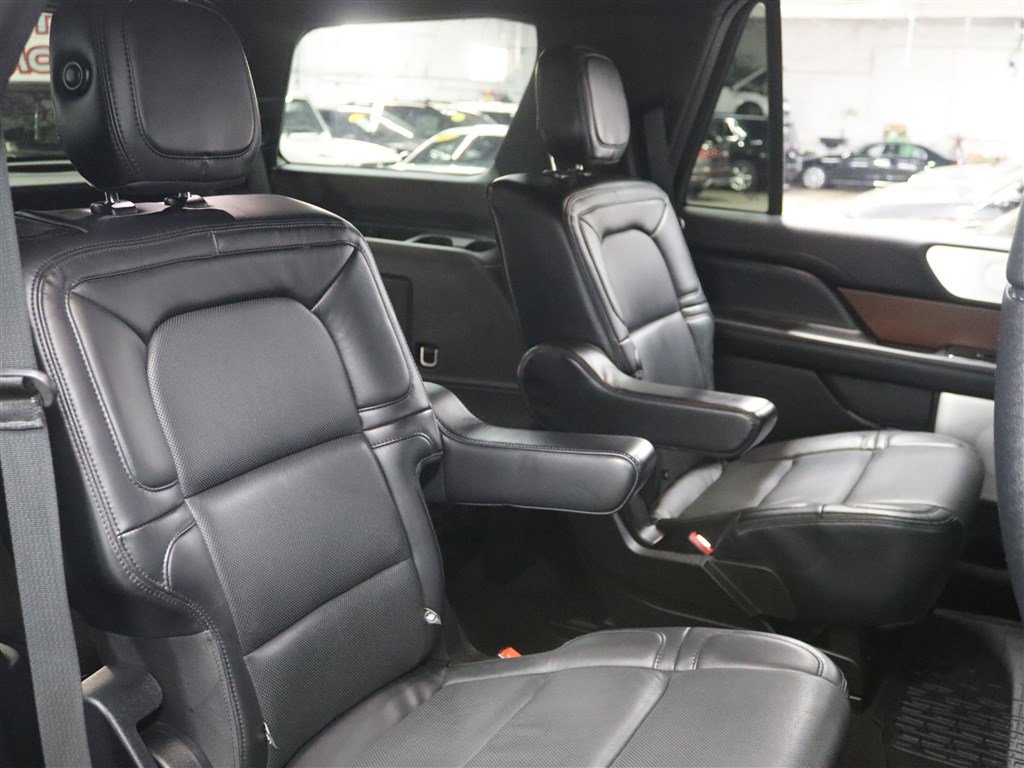 Used 2020 Lincoln Navigator Reserve w/ Luxury Package image 17