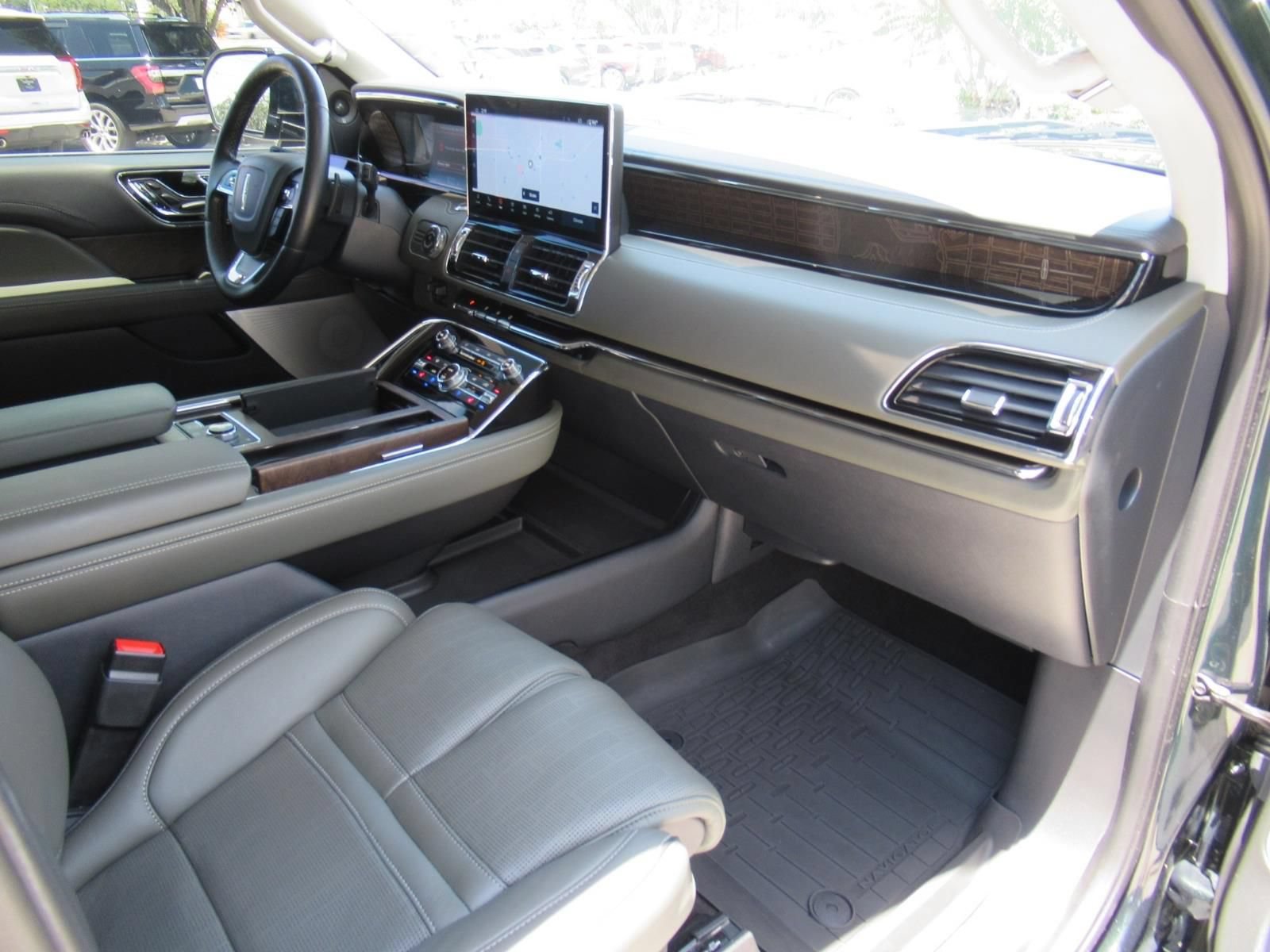 Used 2023 Lincoln Navigator L Black Label AWD/4WD image 12