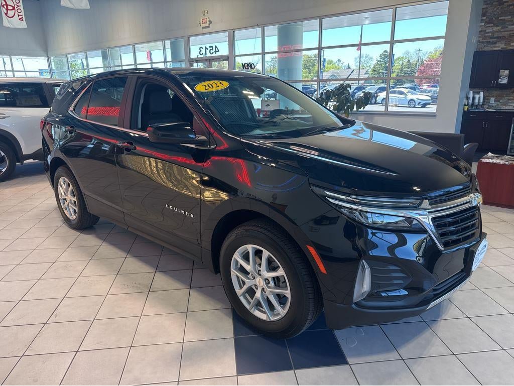 Used 2023 Chevrolet Equinox LT AWD/4WD image 1