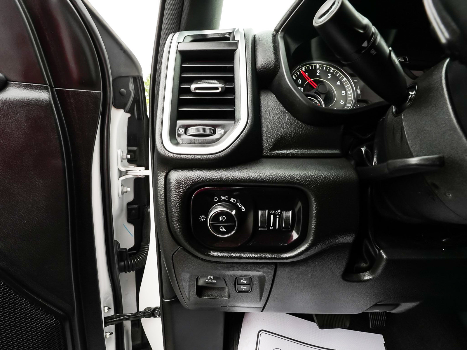 Used 2025 RAM 1500 Big Horn AWD/4WD image 18