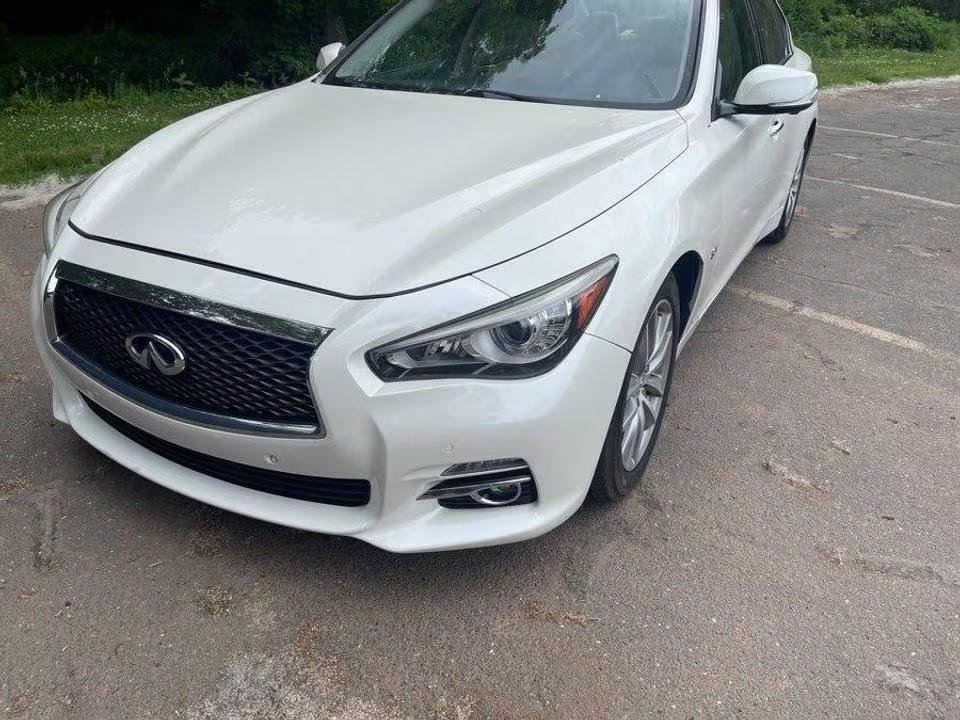 Used 2016 INFINITI Q50 3.0t Premium w/ 3.0T Premium Plus Package RWD image 4