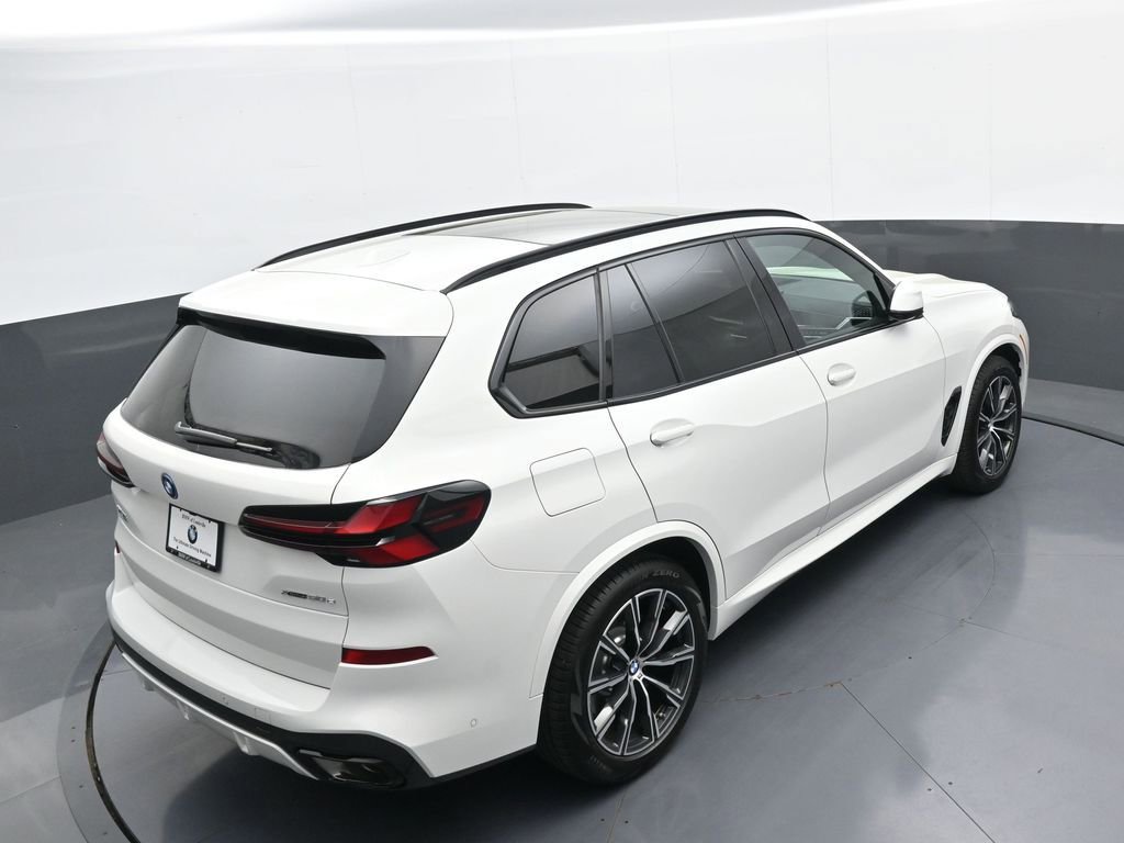 Used 2026 BMW X5 xDrive50e w/ M Sport Package AWD/4WD image 37