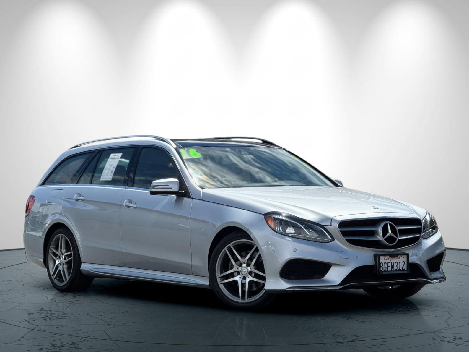 Used 2016 Mercedes-Benz E 350 4MATIC Wagon image 2