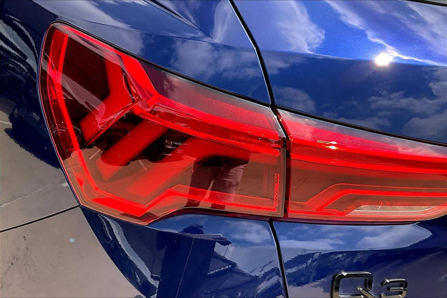 Used 2025 Audi Q3 2.0T Premium w/ Convenience Package AWD/4WD image 28