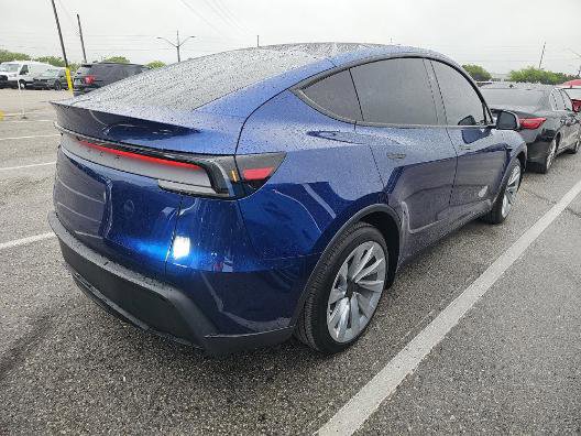 Used 2026 Tesla Model Y Long Range RWD image 5
