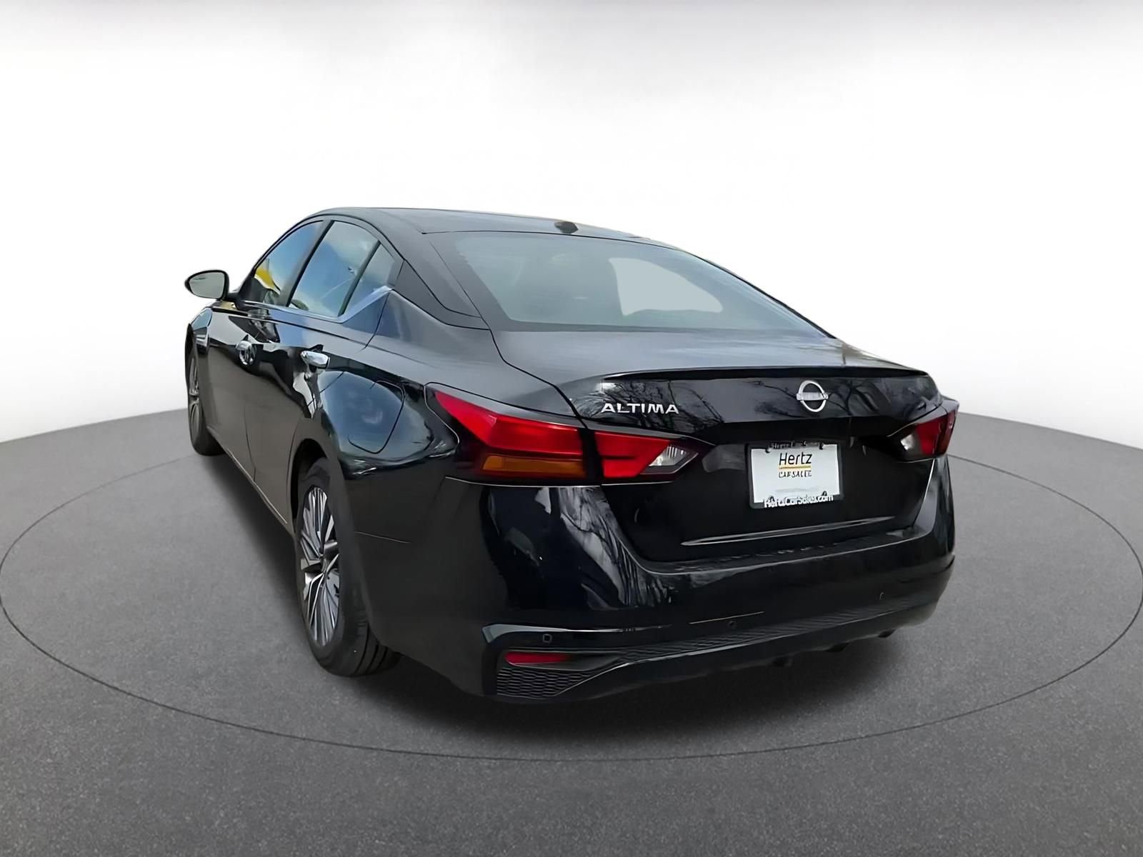Used 2025 Nissan Altima 2.5 SV image 11