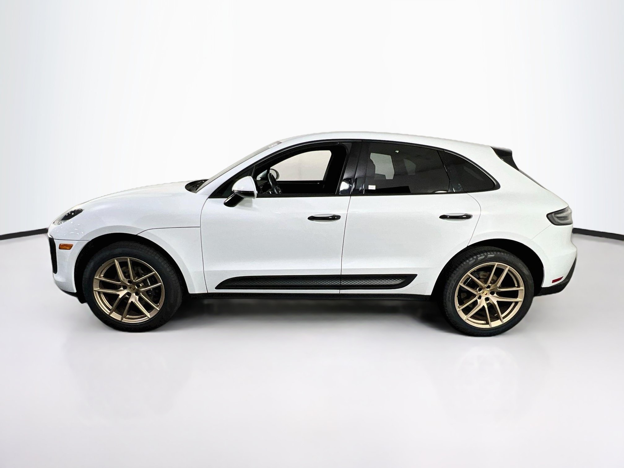 Used 2022 Porsche Macan AWD/4WD image 8
