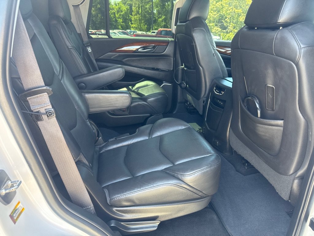 Used 2017 Cadillac Escalade Luxury AWD/4WD image 20