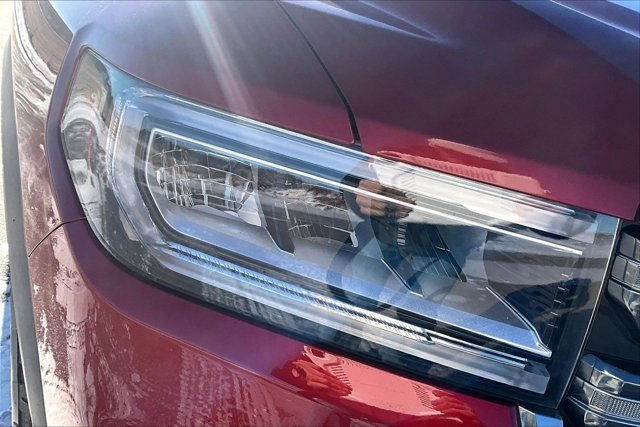 Used 2022 GMC Acadia AT4 w/ Technology Package image 33