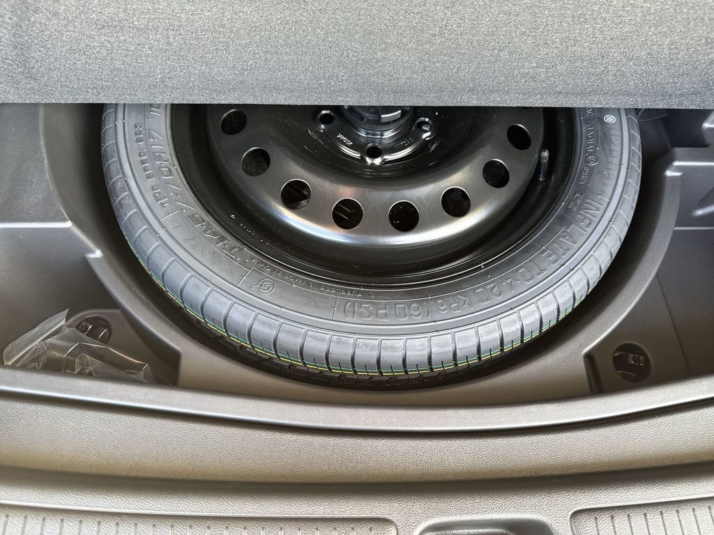 Certified 2025 Buick Envision Avenir AWD/4WD image 31
