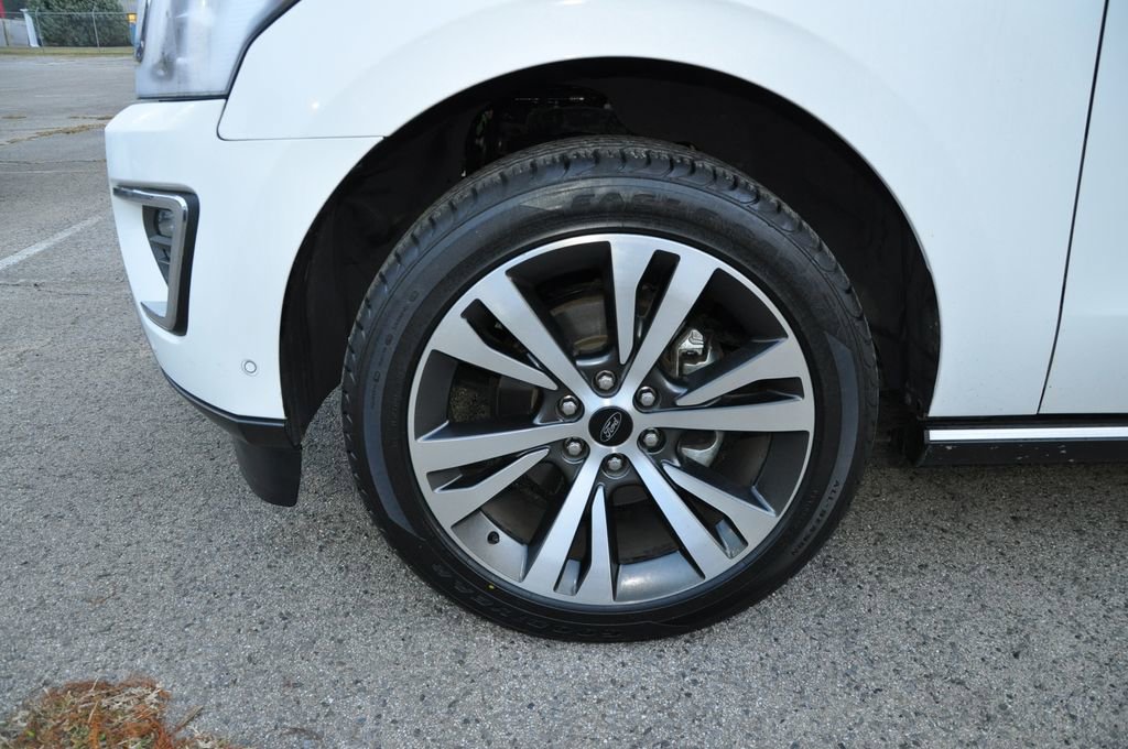 Used 2021 Ford Expedition Limited image 9